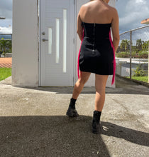 Cargar imagen en el visor de la galería, Strapless Black and Pink Dress (Small)
