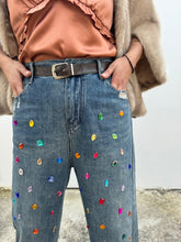 Cargar imagen en el visor de la galería, Mahón con piedras de fantasía Medium