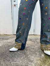 Cargar imagen en el visor de la galería, Mahón con piedras de fantasía Medium