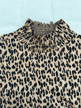 Cargar imagen en el visor de la galería, Animal Print Top Medium