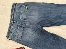 Cargar imagen en el visor de la galería, Jean High Rise Boot Size 6