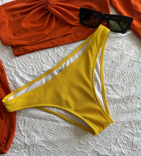 Cargar imagen en el visor de la galería, Bikini Mostaza Small