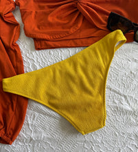 Cargar imagen en el visor de la galería, Bikini Mostaza Small
