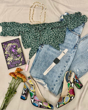 Cargar imagen en el visor de la galería, Green Crop Top XS