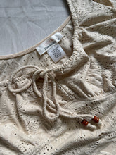 Cargar imagen en el visor de la galería, Vainilla Boho Crop Top Small