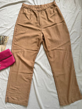 Cargar imagen en el visor de la galería, Dijon Mustard Vintage Bottom