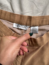 Cargar imagen en el visor de la galería, Dijon Mustard Vintage Bottom