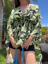 Cargar imagen en el visor de la galería, Tropical Blouse Medium