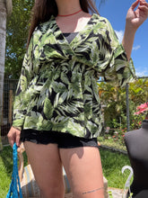 Cargar imagen en el visor de la galería, Tropical Blouse Medium