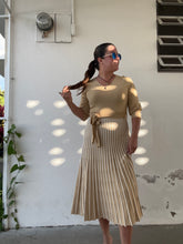 Cargar imagen en el visor de la galería, Cream Dress Medium