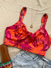 Cargar imagen en el visor de la galería, Tropi Crop Top Medium