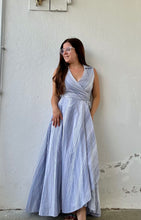 Cargar imagen en el visor de la galería, Calvin Klein Maxi Dress