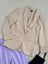 Cargar imagen en el visor de la galería, Ivory Blazer Small