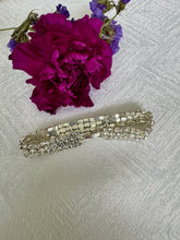 Cargar imagen en el visor de la galería, Pulsera plateada con diamantes