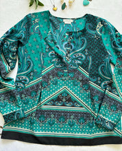 Cargar imagen en el visor de la galería, Green blouse with elegant hippie style Medium
