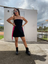 Cargar imagen en el visor de la galería, Strapless Black and Pink Dress (Small)