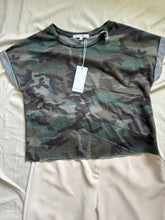 Cargar imagen en el visor de la galería, Military Crop Top Small
