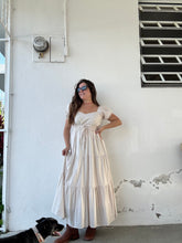 Cargar imagen en el visor de la galería, Creamy Latte Maxi Dress Small
