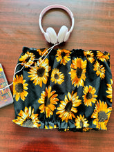 Cargar imagen en el visor de la galería, Sunflower Crop Top Large
