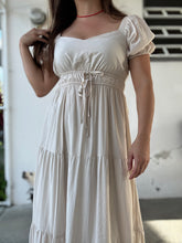 Cargar imagen en el visor de la galería, Creamy Latte Maxi Dress Small
