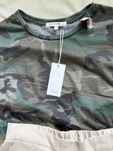 Cargar imagen en el visor de la galería, Military Crop Top Small
