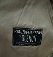 Cargar imagen en el visor de la galería, Abrigo Vintage Regina Glenara de Glenoit
