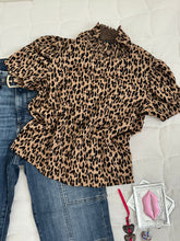 Cargar imagen en el visor de la galería, Animal Print Top Medium
