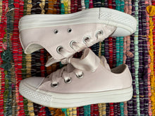 Cargar imagen en el visor de la galería, Pink Converse
