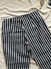 Cargar imagen en el visor de la galería, Pantalón Campana Blanco y Negro Small
