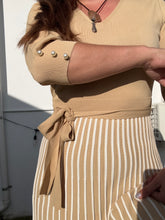 Cargar imagen en el visor de la galería, Cream Dress Medium
