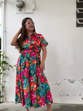 Cargar imagen en el visor de la galería, Floral Dress Small
