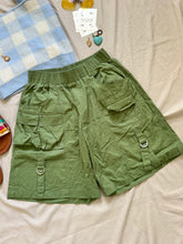 Cargar imagen en el visor de la galería, Green Short Small
