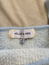 Cargar imagen en el visor de la galería, Cute Blue &amp; White Top XS
