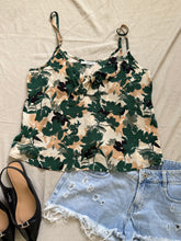 Cargar imagen en el visor de la galería, Floral Top Small
