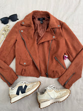 Cargar imagen en el visor de la galería, Brown Jacket Small
