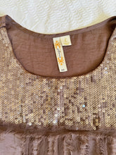 Cargar imagen en el visor de la galería, Coffe Sequins Blouse Large
