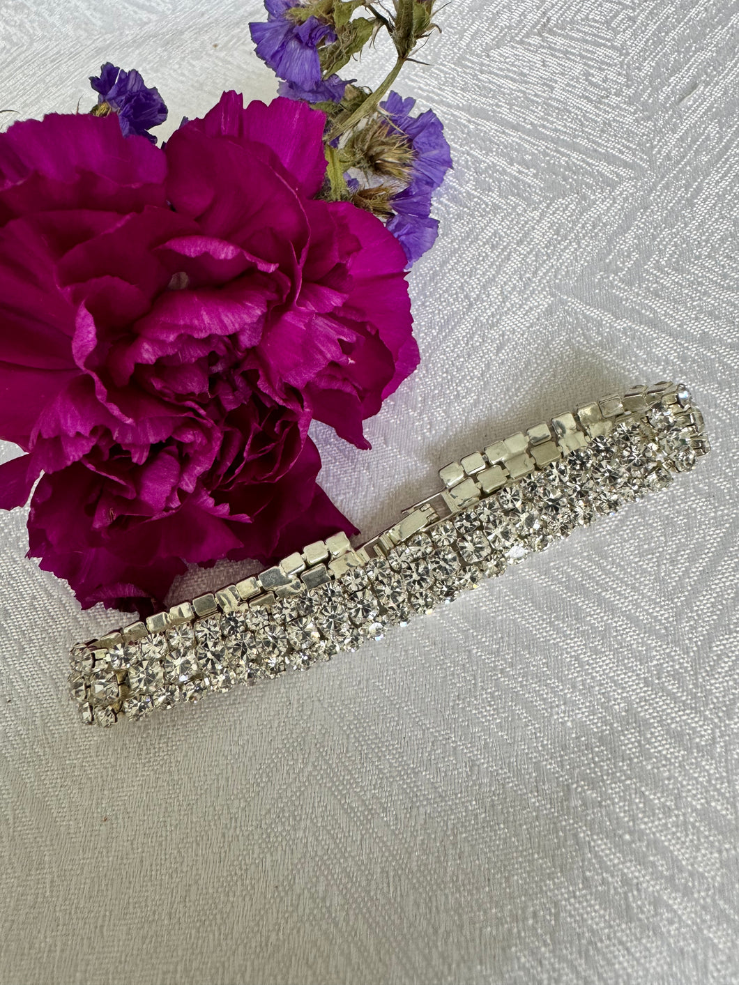 Pulsera plateada con diamantes