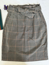 Cargar imagen en el visor de la galería, Old Money Look Skirt (XS)
