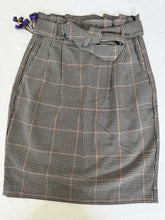 Cargar imagen en el visor de la galería, Old Money Look Skirt (XS)
