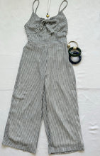 Cargar imagen en el visor de la galería, Gray and White Jumpsuit XS
