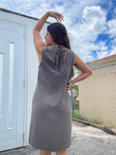 Cargar imagen en el visor de la galería, Gray Silk Dress
