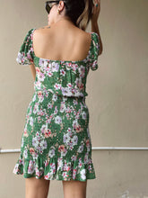 Cargar imagen en el visor de la galería, Green Floral Dress Small
