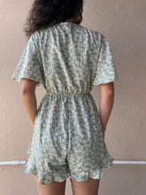 Cargar imagen en el visor de la galería, Floral Green Romper XS
