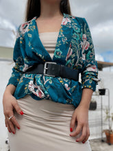 Cargar imagen en el visor de la galería, Elegant floral top
